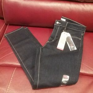 *HP* NWT Women's LEVI'S Skinny Jeans 33x30, 32x30 Firm Price